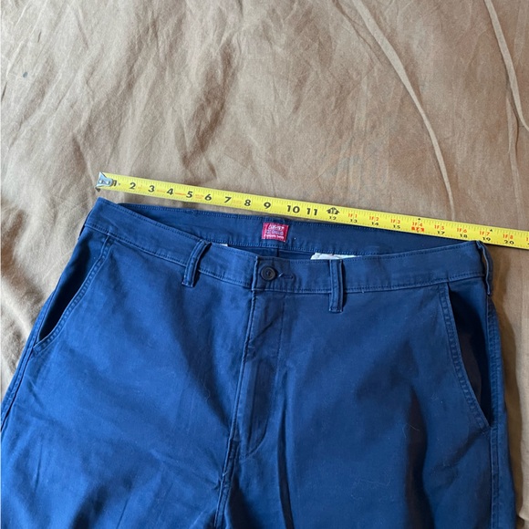Levi's Men's Navy Chinos - Picture 3 of 4